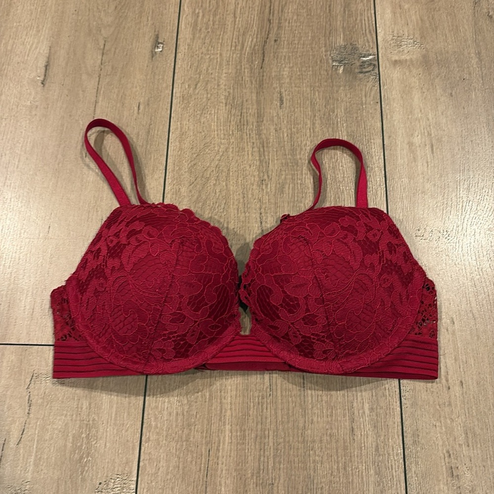 Victoria’s Secret Red Lace Bra Size 32C